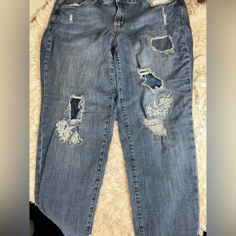 Lane Bryant Distressed Embelished Capri Jeans - Picture 2 of 7
